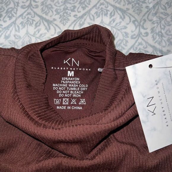 NWT Klassy network RIBBED MOCK NECK BRAMI tank top brown size M - Picture 5 of 7